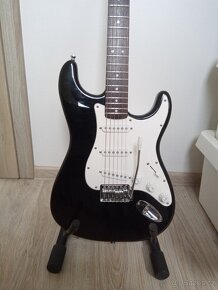 Profesionálně Seřízený Fender Stratocaster Squier - 2