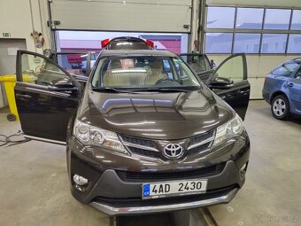 Toyota RAV4 2.2 D-CAT, 4x4, odpočet DPH, tažné zařízení - 2