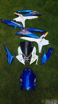 Predám plasty / kapotáž na suzuki gsxr 600 / 750 - 2