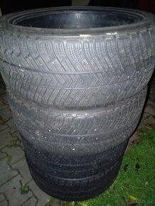 235/40 R19 zimní sada pneu - 2