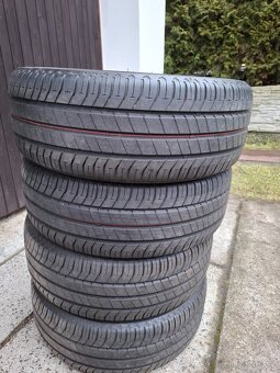 Pneu toyota yaris 205/45R17 84w - 2