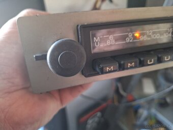 Grundig emden autoradio do veterána - 2