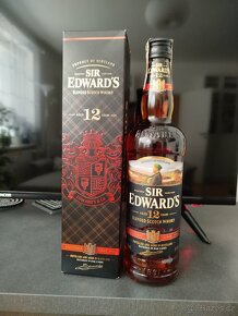 Různé druhy alkoholu - whisky, rum - 2