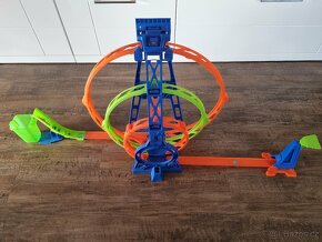 Hot Wheels track builder trojitá smyčka - 2