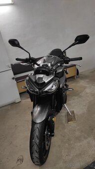 Triumph Street Triple 765 R - 2023 -super CENA - 2