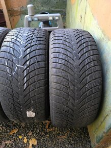 225/45R18 - 2