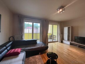 Pronájem bytu 1+kk, balkon, centrum, ul. Jateční, KV, ID 623 - 2