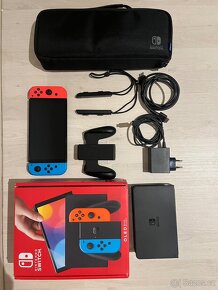 Nintendo Switch OLED blue/red - 2