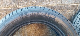 MICHELIN 215/60R17C - 2