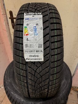 Zimní pneumatiky Goodyear 215/55/17 - 2