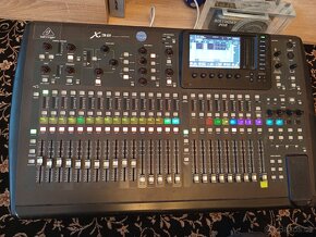 Behringer X32 - 2