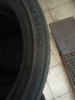 Prodám  letní pneu 214/40 R18 Kumho - 2