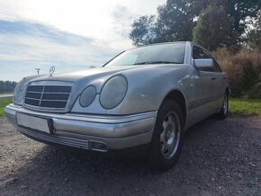 Mercedes-Benz E 230 i  manuál - 2