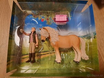 Schleich 41431 Klisna Islandského pony s ošetř. - 2