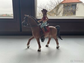 Schleich postavička, kůň a příslušenství - 2