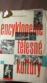 Knížky na prodej: PARIS, Encyklopedie tělesné kultury ad. - 2