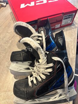 Hracske brusle CCM YTH 13 JETSPEED - 2