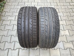 Pneu 245/40 R19 - 2