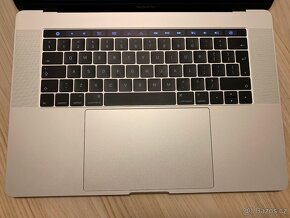 Apple MacBook Pro 15,4. I7, 1TB SSD, 4GB GRAFIKA - 2