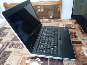 Lenovo ThinkPad Edge,elegantni leskly malý 13,3" led - 2