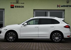 Porsche Cayenne S 4.2 V8 BOSE NEZ.TOP PANO AIR - 2