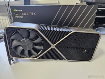 nvidia RTX 3090 founders edition - 2