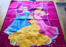 Nová skládací nepromokavá deka s Disney princeznami - 2