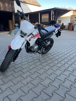 Yamaha XT125X - 2