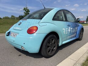 VW New Beetle, 2.0, černá barva - 2