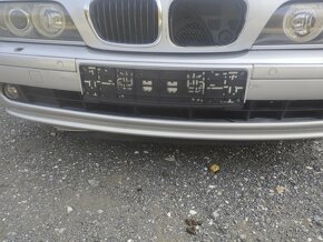 BMW E39 - přední nárazník kompletní - 2