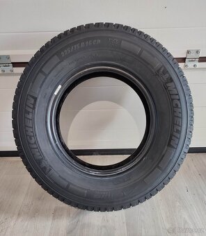 nové pneu Michelin Agilis 225/75r16 CP - 2