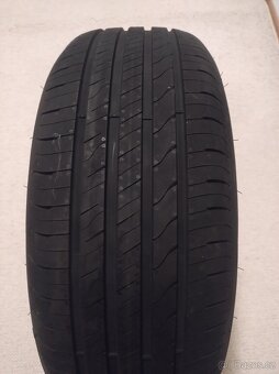 Goodyear Efficient Grip Perf 2 215/55 R17 98W XL 4x - 2