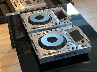 Pioneer CDJ 2000 - vzhled Platinum - 2