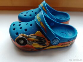 CROCS Dětské pantofle - Velikost 24/25 - 2