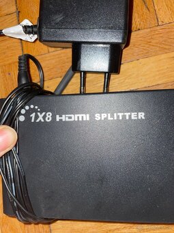 1x8 HDMI splitter 4K x 2K UHD - 2