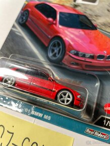 Hot Wheels Premium ´01 BMW M5 (prasklina blistru) - 2