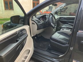 Chrysler Grand Voyager 2013 LPG 3,6 - 2