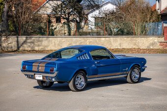 Ford Mustang Fastback - 2