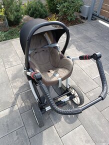 Vajíčko Maxi Cosi a báze isofix do auta - 2