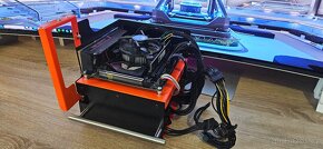 Mini custom PC s LGA1200 a 750W Platinum zdrojem - 2