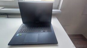 Notebook Asus (práce/méně náročné hry) - 2