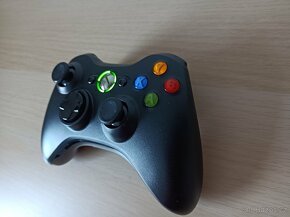 Ovladač na Xbox 360 - Top stav - 2