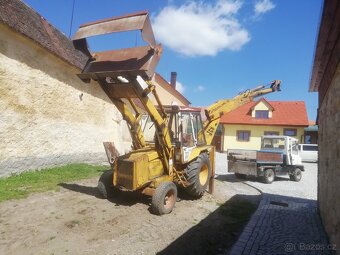 Kolový bagr JCB 3CX - 2