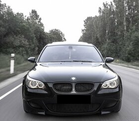 Přední narazník Bmw e60,e61 styl M5 Nový,pasuje místo obyč - 2