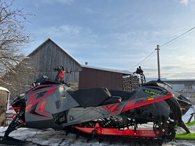 Novy Arctic cat m 8000 Hardcore - 2