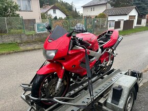 Rozprodam Honda VTR 1000F Firestorm na nahradni dily - 2