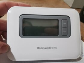 Digitální termostat Honeywell T3 (T3H110A0081 - 2