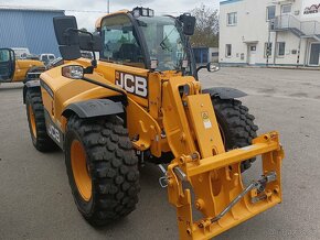 Teleskopický manipulátor JCB 542-70 Agri Xtra Stage V - 2