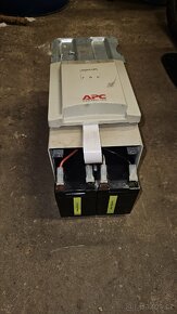 APC smart UPS 700 - 2