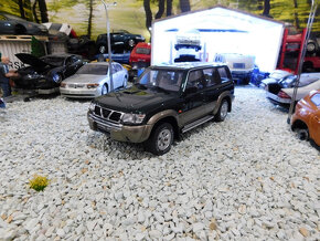 2x model auta Nissan Patrol GR Y60 / GR Y61 Otto mobile 1:18 - 2